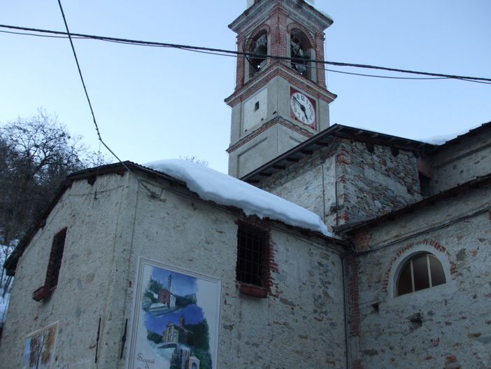 Arrestato parroco di Miroglio in Svizzera: parrebbe accusato di furto, documenti falsi e frode Arrestato parroco di Miroglio in Svizzera: parrebbe accusato di furto, documenti falsi e frode