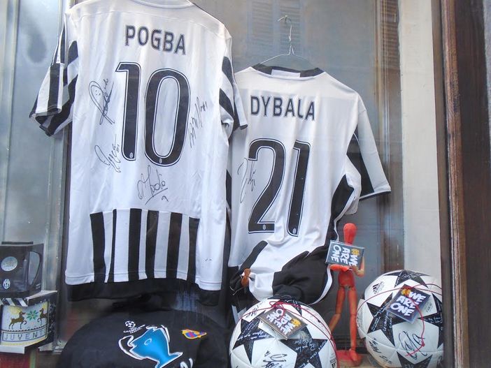 Mondovì: "Arteatelier" espone cimeli della Juventus