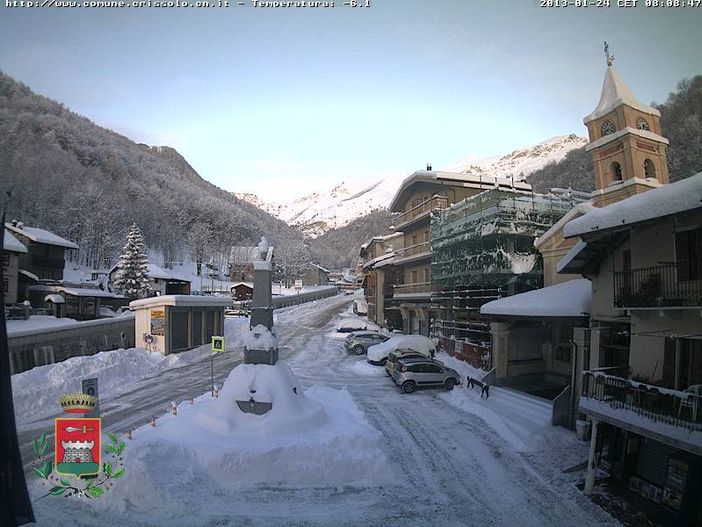 Il sole fa capolino ai 1.300 metri di Crissolo, in Valle Po Il sole fa capolino ai 1.300 metri di Crissolo, in Valle Po