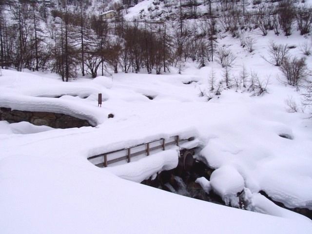 Crissolo, il ponte in località Riundin in versione innevata Crissolo, il ponte in località Riundin in versione innevata