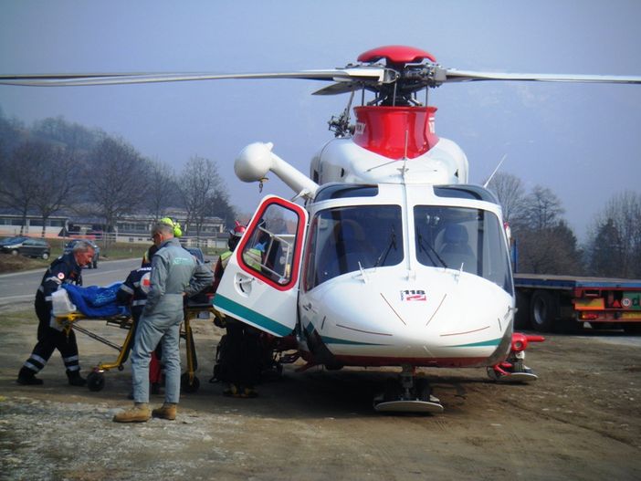 E' l'11 marzo 2011: Daniele Re viene issato sull'elicottero del 118 per l'ultimo, purtroppo inutile volo a Torino