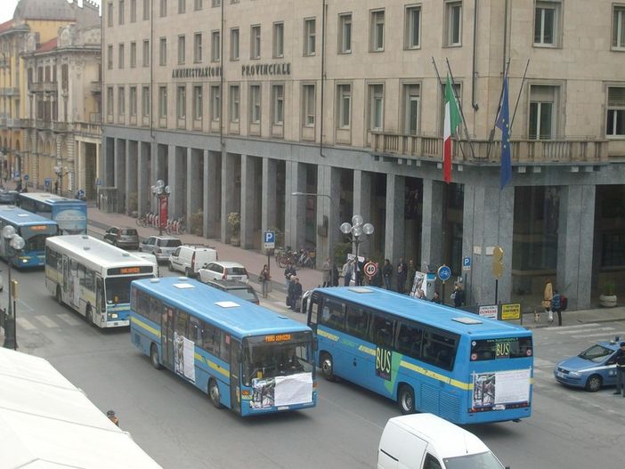 Granda Bus: servizi garantiti a settembre Granda Bus: servizi garantiti a settembre