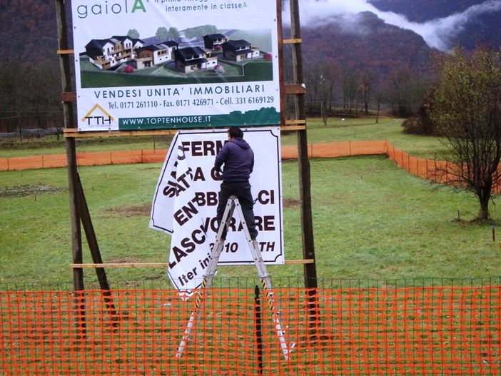 Gaiola, via quel cartello, pena gravi sanzioni