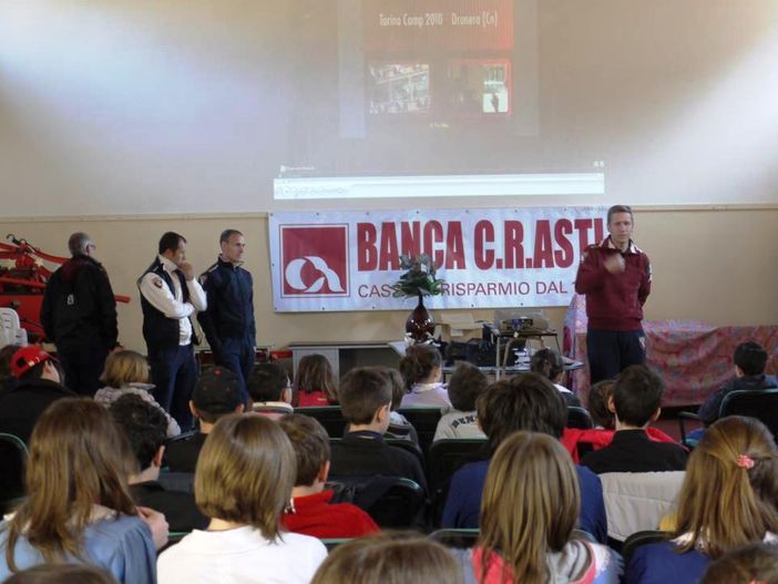 “Si” della Giunta di Sanfront ai “campi estivi” dei giovanissimi organizzati dal Torino Calcio “Si” della Giunta di Sanfront ai “campi estivi” dei giovanissimi organizzati dal Torino Calcio
