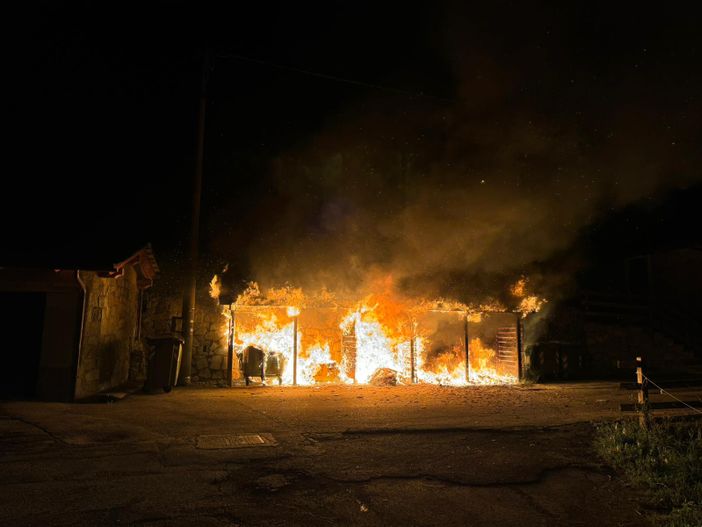 Canosio, incendio in frazione Preit: “Serve una collocazione differente per l'area ecologica” [VIDEO]