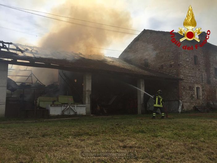 Pevergno: a fuoco una legnaia in frazione Santa Margherita