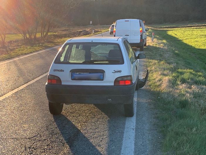 Non riesce ad evitare un cane in mezzo alla strada e fa un incidente: è successo in via dei Boschi tra Martiniana Po e Saluzzo Non riesce ad evitare un cane in mezzo alla strada e fa un incidente: è successo in via dei Boschi tra Martiniana Po e Saluzzo