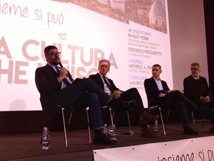 La Cultura che Unisce, dibattito con Paolo Verri e Federico Pizzarotti al Cinema Italia di Saluzzo La Cultura che Unisce, dibattito con Paolo Verri e Federico Pizzarotti al Cinema Italia di Saluzzo