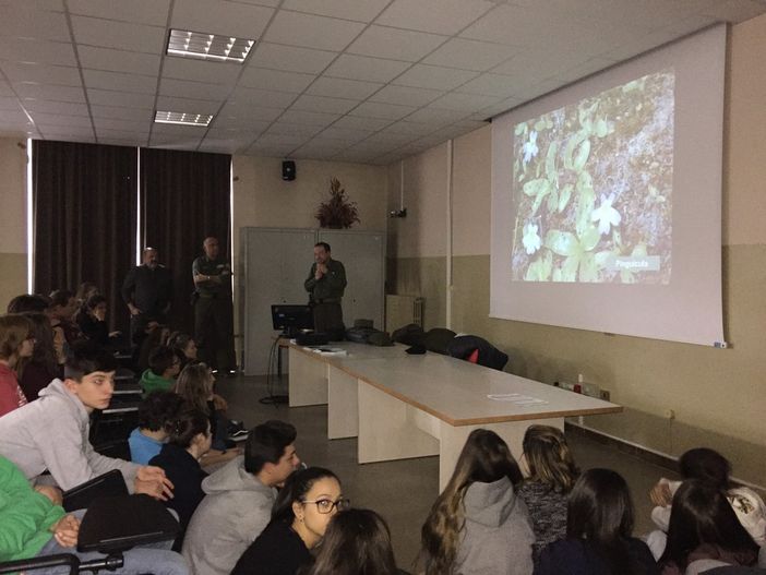 Studenti del liceo Bodoni di Saluzzo a lezione dai guardiaparco