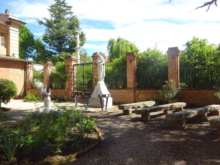 Il giardino di Maria, presso il Santuario della Madonna dei Fiori, a Bra