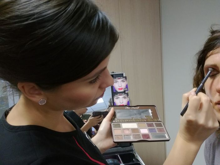 Solidarietà: a Cuneo una giornata di make over per le vittime di violenza