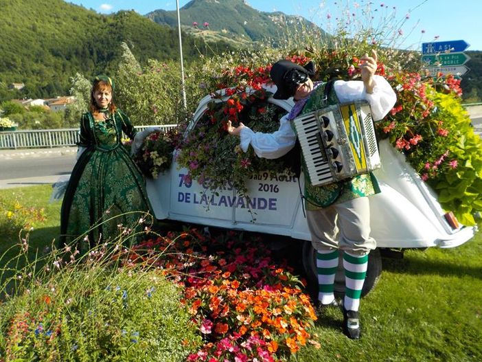 Le maschere di Busca in trasferta in Provenza