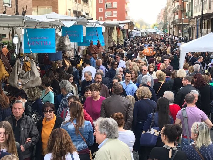 L’originale Consorzio "Gli Ambulanti di Forte dei Marmi" a Carmagnola domenica 25 ed a Beinasco sabato 24 febbraio L’originale Consorzio "Gli Ambulanti di Forte dei Marmi" a Carmagnola domenica 25 ed a Beinasco sabato 24 febbraio