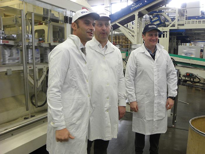 "Orgoglio per la nostra Provincia": Enrico Costa in visita alla "Monge" di Monasterolo