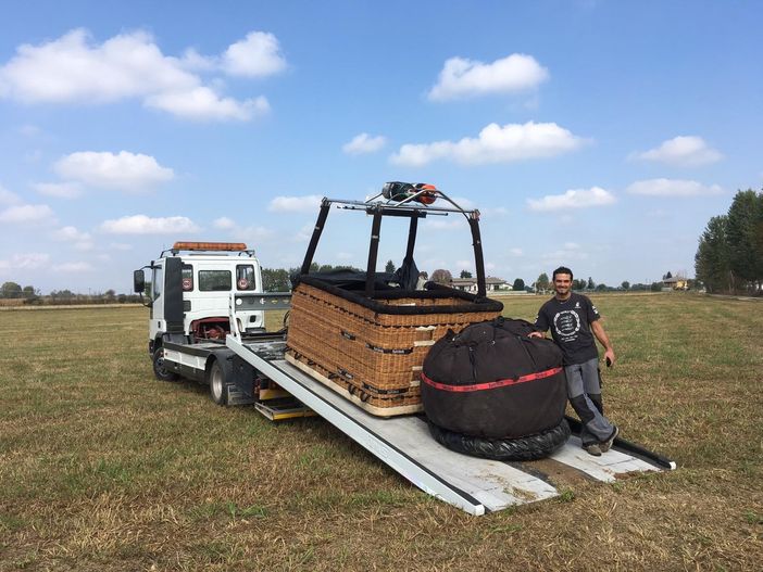 Ritrovata nei pressi di Cuneo la mongolfiera rubata a Bene Vagienna Ritrovata nei pressi di Cuneo la mongolfiera rubata a Bene Vagienna