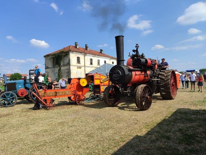 Più di 300 trattori per la prima edizione di “Antichi trattori sotto il Monviso” a Moretta