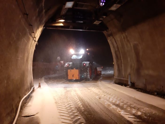 Neve sul colle di Tenda: 20 centimetri all'imbocco del tunnel lato italiano