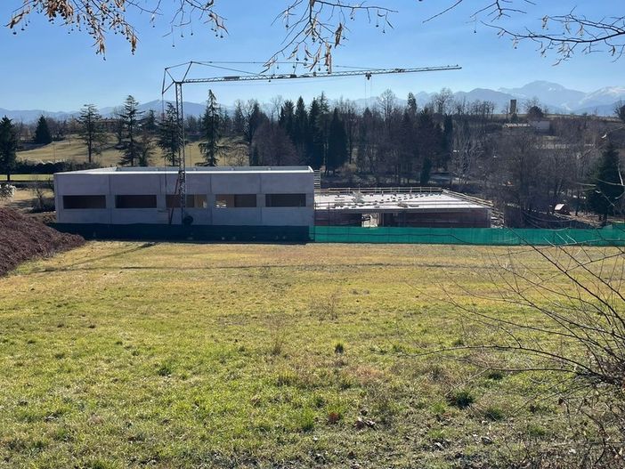 La nuova palestra in costruzione alla Polveriera, dove potrebbe sorgere anche la nuova sede dei licei La nuova palestra in costruzione alla Polveriera, dove potrebbe sorgere anche la nuova sede dei licei