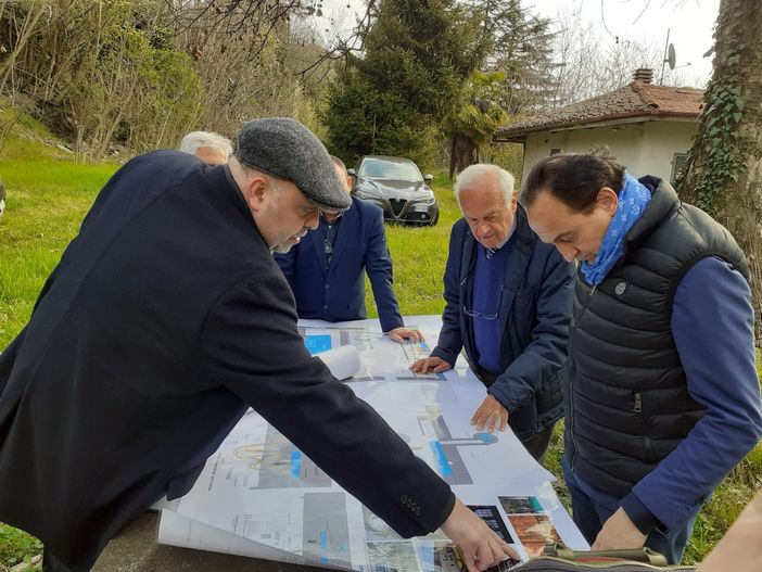 Il presidente Cirio in visita al castello di Verzuolo, per parlare di progetti futuri