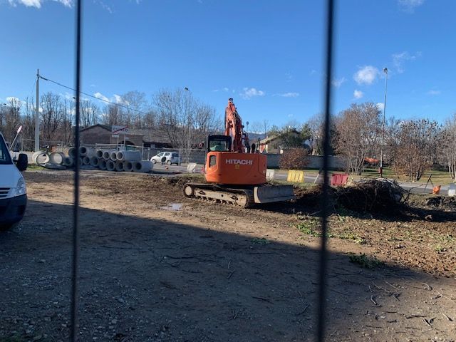 L'area di fronte a Cascina Vecchia interessata dai lavori per il parcheggio