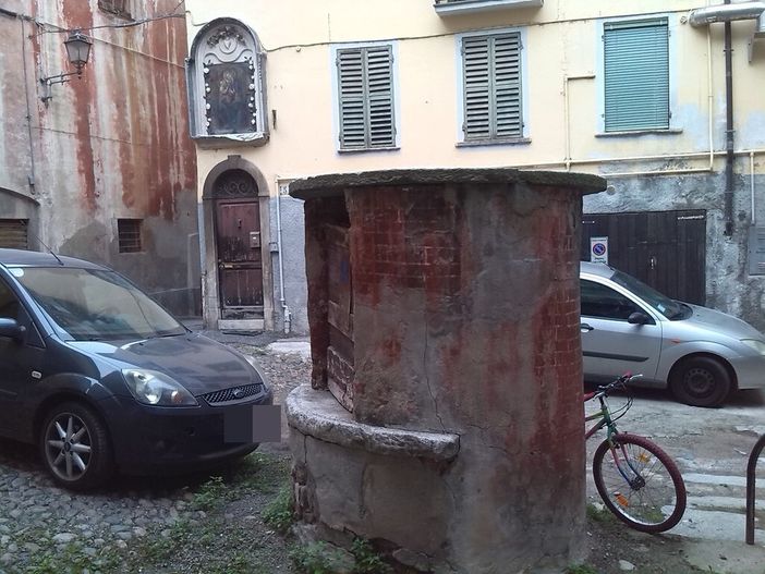 Mondovì e quel pozzo da recuperare in vicolo del Teatro Mondovì e quel pozzo da recuperare in vicolo del Teatro
