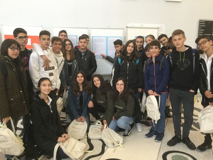 Bravi i ragazzi della terza B della media “D’Azeglio” di Cuneo, premiata a Milano