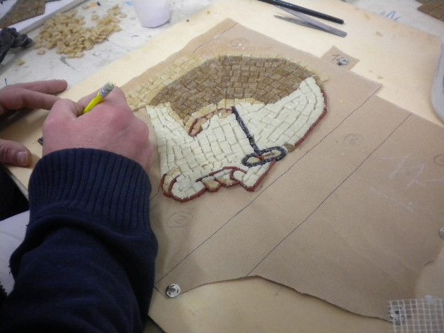 I detenuti del carcere di Cuneo regalano due mosaici sulla Costituzione alla città