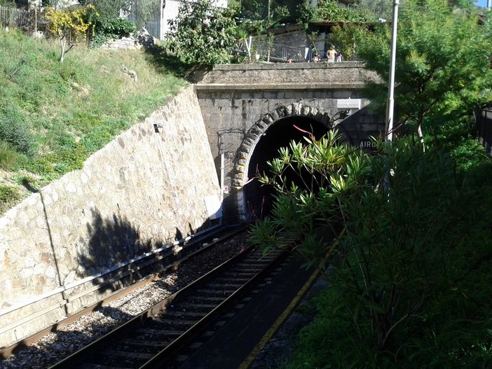 La stazione di Airole La stazione di Airole