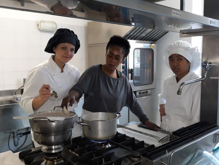 Assaggi dal mondo ad Alba con "le ricette del dialogo"