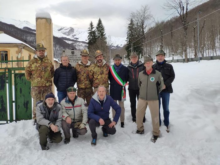 Rimossa la targa alle Casermette di Panice Sottana a Limone Piemonte, si parte con la demolizione
