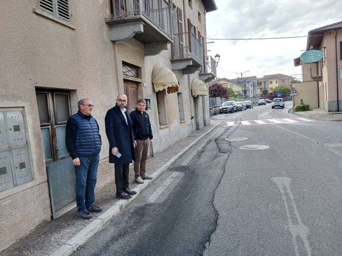 Il Comune di Cervasca vuole la competenza di via Roma per poter installare i dissuasori di velocità