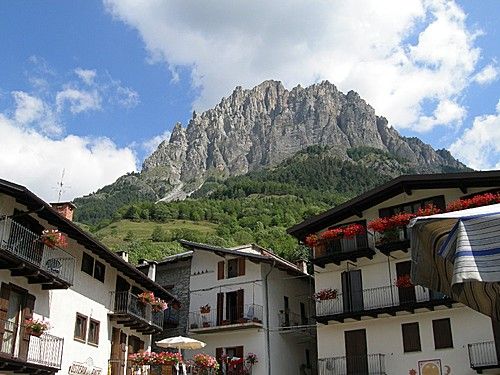 Note linguistiche e toponimi dell’occitano dell’Alta Valle Stura Note linguistiche e toponimi dell’occitano dell’Alta Valle Stura