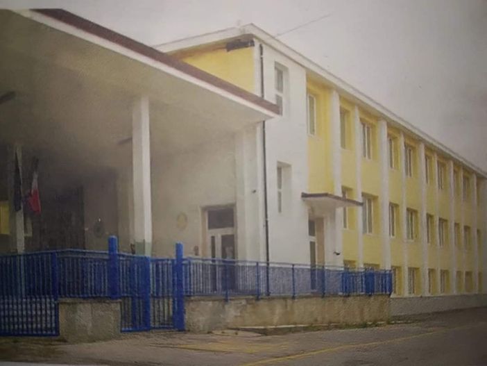 Atti vandalici nella palestra scolastica di San Michele Mondovì. Il sindaco: "Il nostro paese non merita questo"