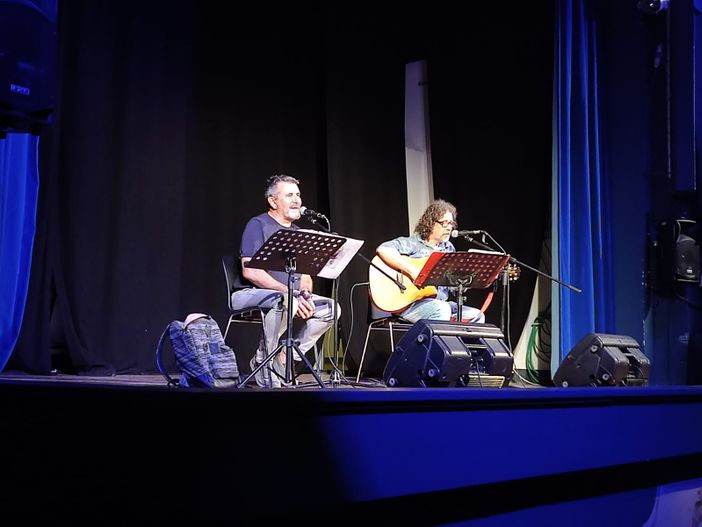 Emozioni al teatro Iris con Luca Occelli e Pippo Bessone in occasione dell’Origini Festival