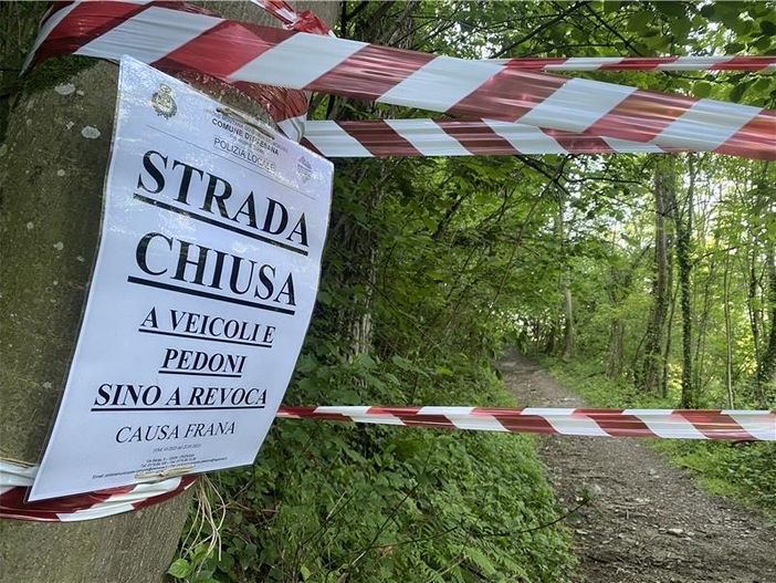 Paesana, strada chiusa per frana