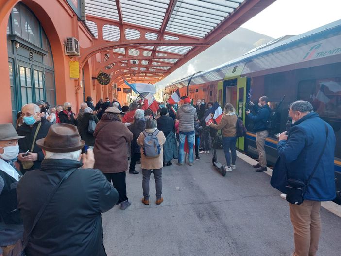 Festa a Breil sur Roya per la ripartenza del treno che torna a unire Cuneo e Ventimiglia