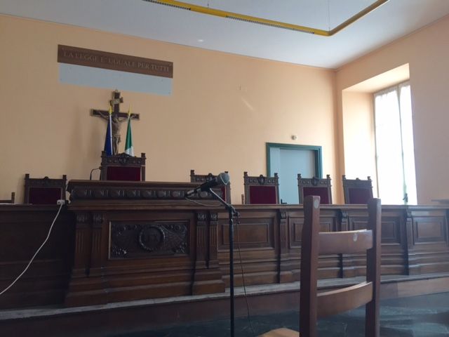 Saluzzo. Inveisce contro i carabinieri al bar: “Ho 103 parenti che vi verranno a cercare”, muratore a processo