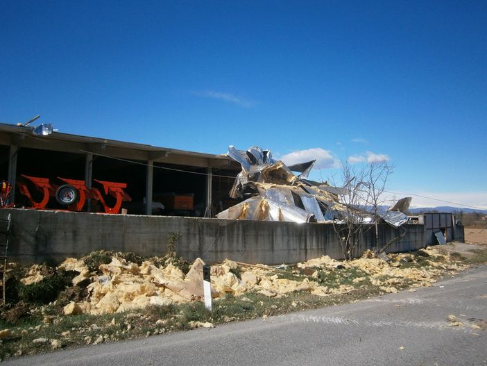 Danni della tromba d'aria del 6 marzo Danni della tromba d'aria del 6 marzo