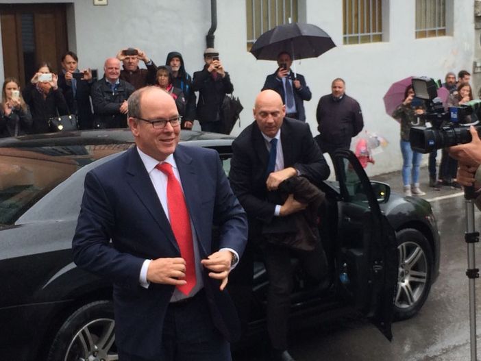 Il principe di Monaco Alberto II a Valdieri per ricevere l'onorificenza di cinque comuni (FOTO) Il principe di Monaco Alberto II a Valdieri per ricevere l'onorificenza di cinque comuni (FOTO)