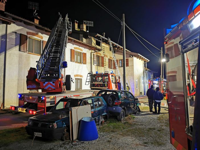 A Busca i "piccoli volontari" hanno incontrato i Vigili del Fuoco A Busca i "piccoli volontari" hanno incontrato i Vigili del Fuoco