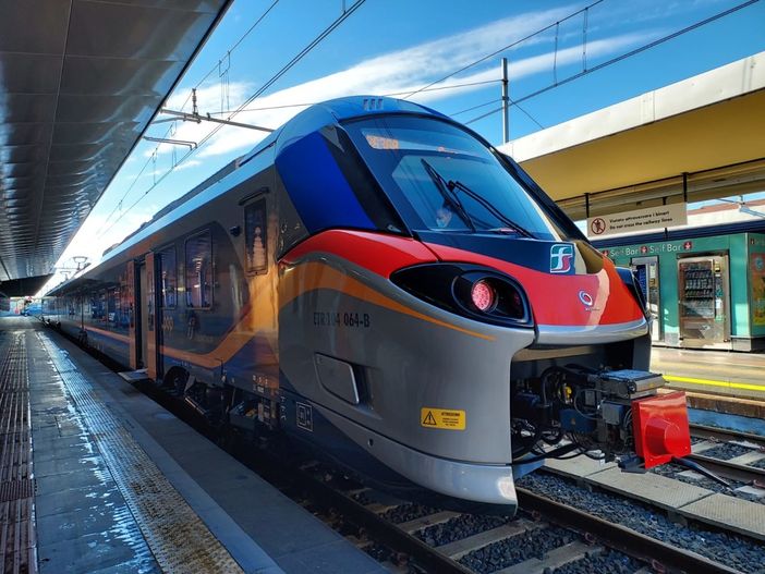 Treni: problemi sulle linee da Torino, cambiano percorso e orario i convogli della SFM 1- 2- 6 e 7 Treni: problemi sulle linee da Torino, cambiano percorso e orario i convogli della SFM 1- 2- 6 e 7