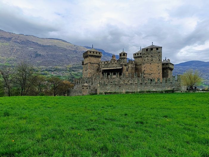 Custodi di pietra, sentinelle del tempo
