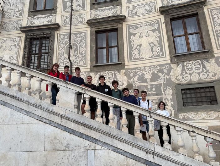 Gabriele Piazzo è il secondo da destra, insieme ai primi dieci studenti d'Italia al concorso di Biologia Gabriele Piazzo è il secondo da destra, insieme ai primi dieci studenti d'Italia al concorso di Biologia