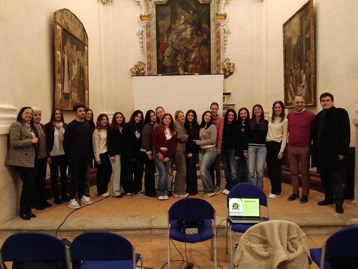 Un momento della presentazione del progetto della della 5ªB del Liceo delle Scienze Umane a Torre Mondovì