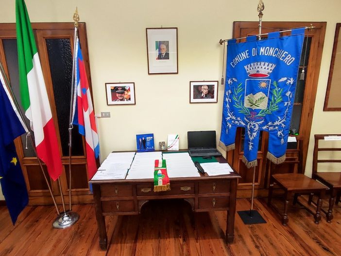La sala Consigliare del municipio di Monchiero La sala Consigliare del municipio di Monchiero