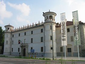 Il filatoio di Caraglio fra le bellezze in onda domani a "Sereno Variabile" Il filatoio di Caraglio fra le bellezze in onda domani a "Sereno Variabile"