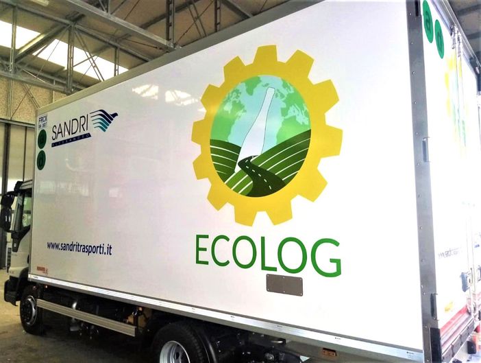 Coldiretti Cuneo promuove Ecolog: "Logistica del vino sostenibile dimezza le emissioni di CO2" Coldiretti Cuneo promuove Ecolog: "Logistica del vino sostenibile dimezza le emissioni di CO2"