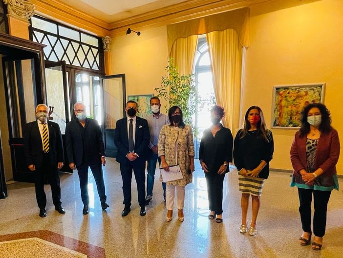 I locali da ballo e d'intrattenimento notturno della Granda incontrano Prefetto e Questore: "Rischiamo l'estinzione"