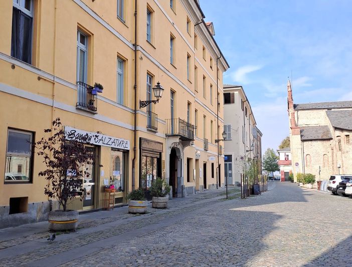 Schiamazzi, risse e spaccio: anche piazza Virginio tra le zone "insicure" della città Schiamazzi, risse e spaccio: anche piazza Virginio tra le zone "insicure" della città