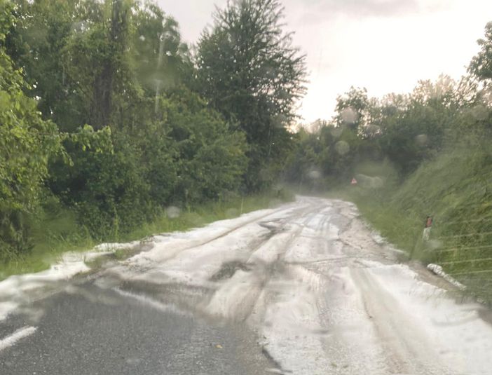 Intensa grandinata tra Ceva e Battifollo: spartineve in azione per pulire le strade